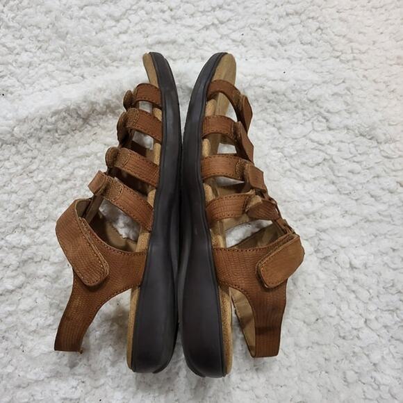 Trotters "Tiki" Leather sandals brown  size 9 - Picture 1 of 6